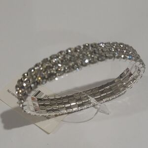 Elegant Silver tone Sparkling Crystal Stretchy Bracelet, Women's Fashion Jewelry